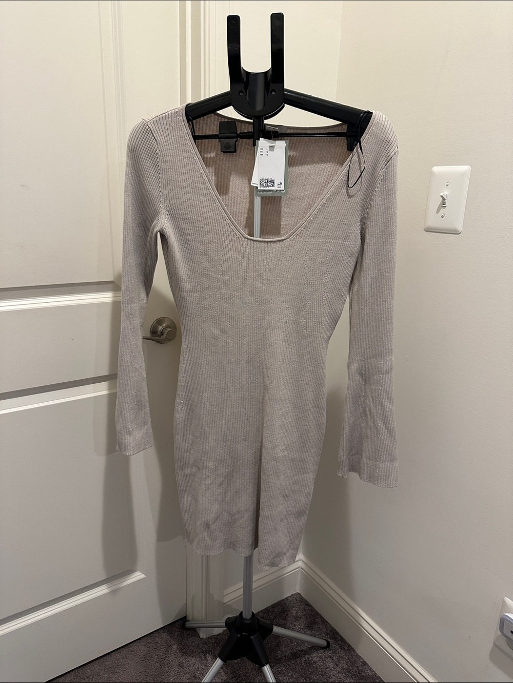 H&M Long Sleeve Ribbed Scoop Neck Dress in Light Tan